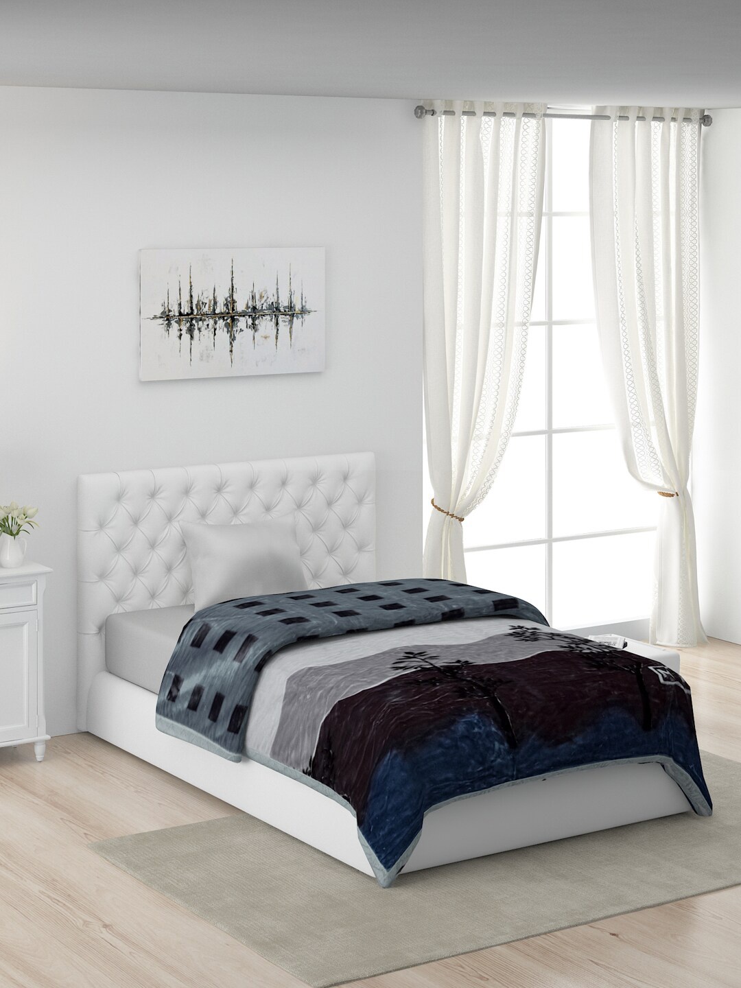 

Monte Carlo White & Black Geometric AC Room 550 GSM Single Bed Blanket