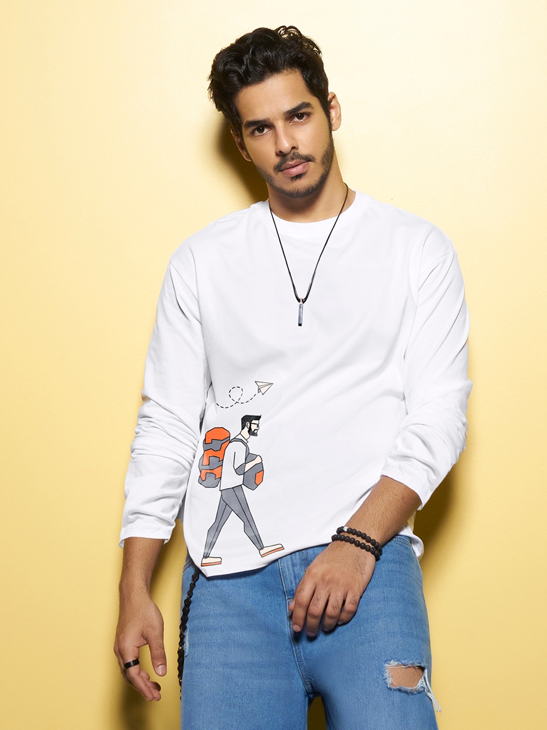 

Bewakoof Men White Regular Fit Cotton The Traveler Printed T-shirt