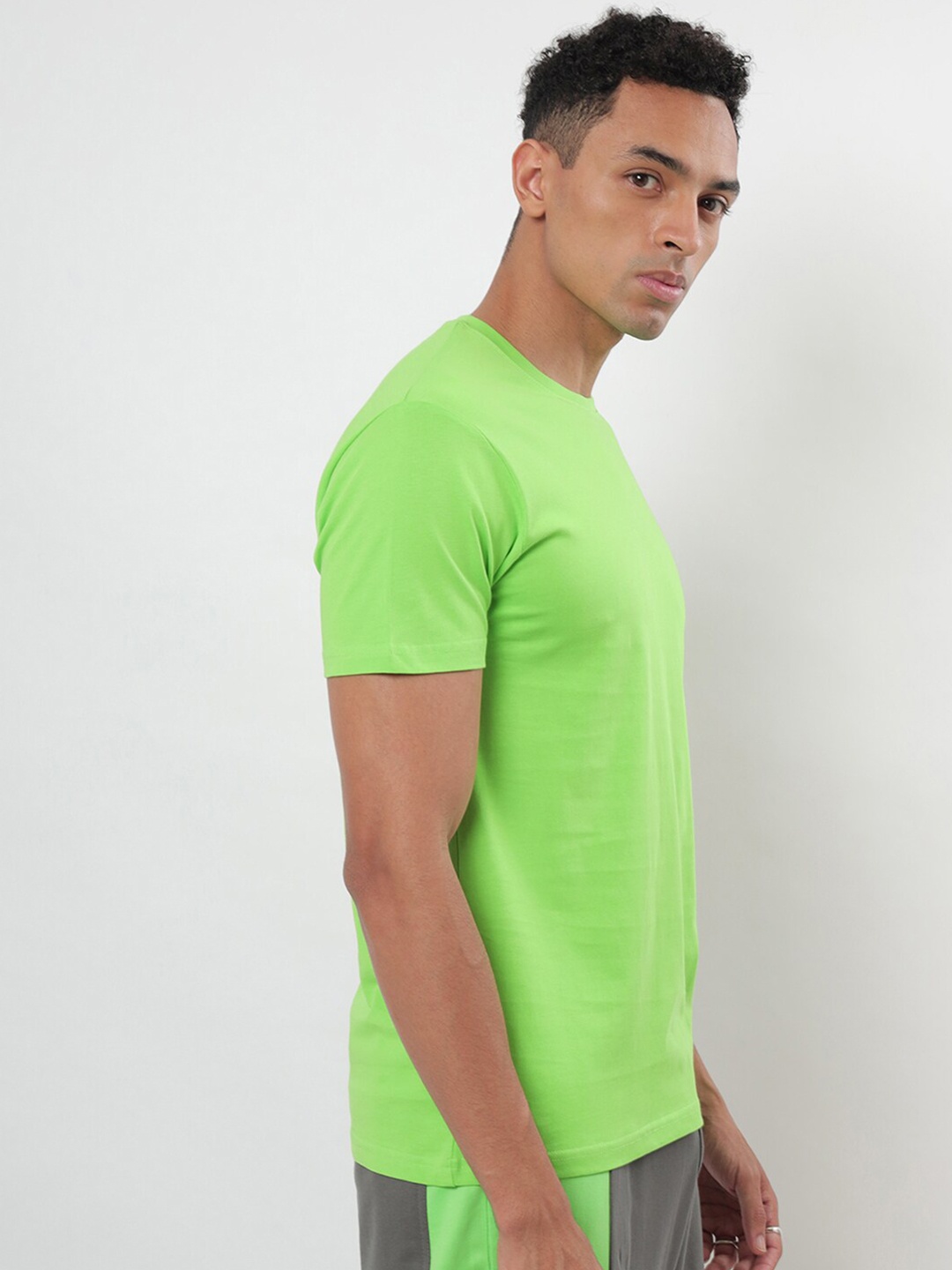 

Bewakoof Men Green Regular Fit Cotton Casual T-shirt