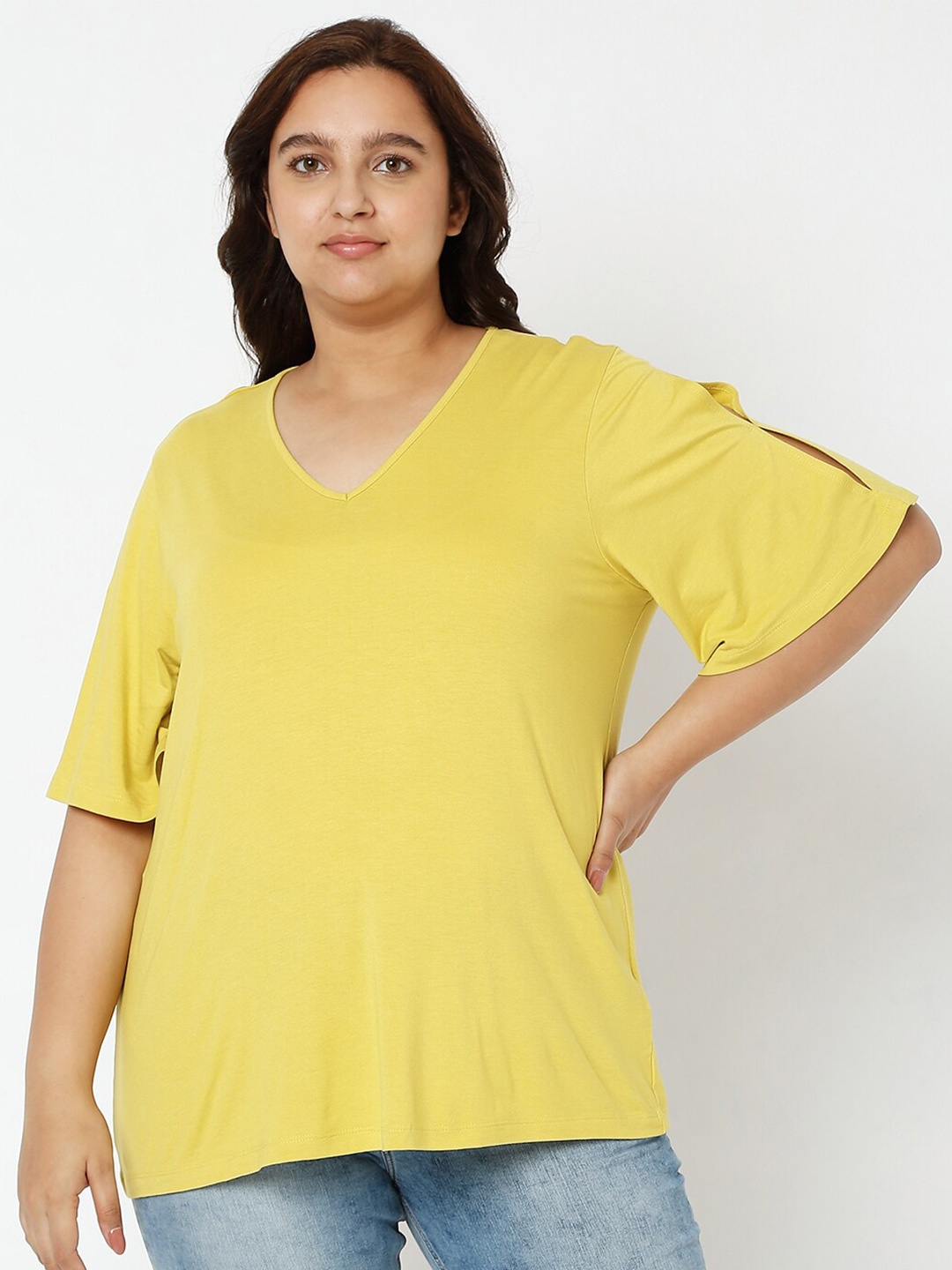 

VERO MODA CURVE Plus Size Yellow Solid V-neck Regular Top