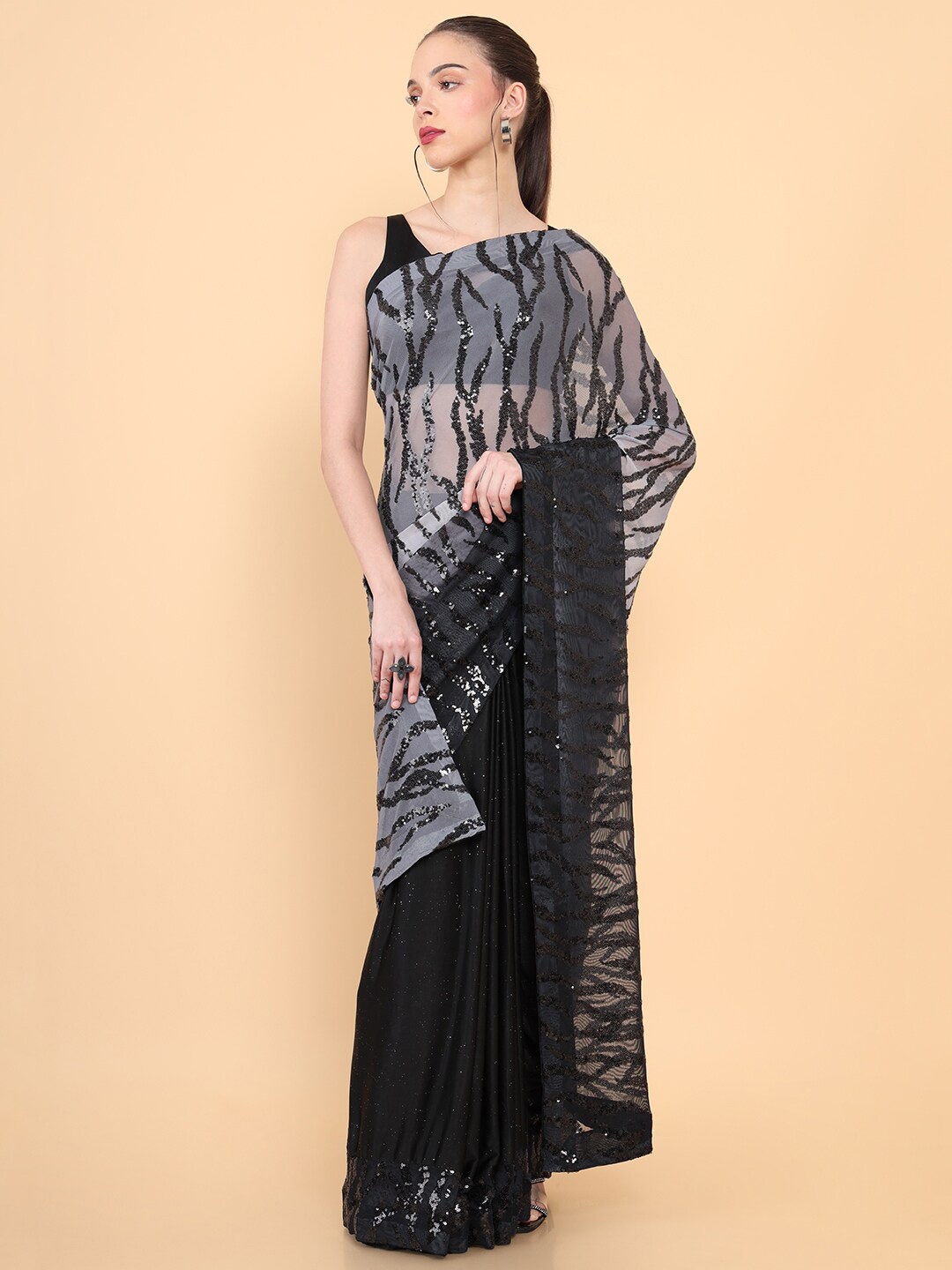 

Soch Grey & Silver-Toned Embellished Sequinned Net Saree