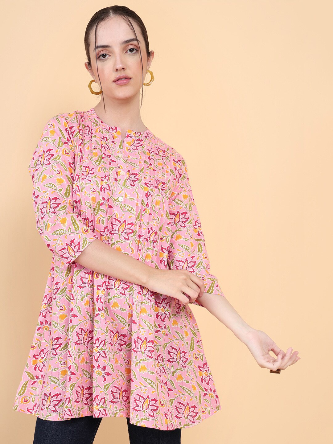 

Soch Pink & Yellow Viscose Rayon Mandarin Collar Printed Tunic