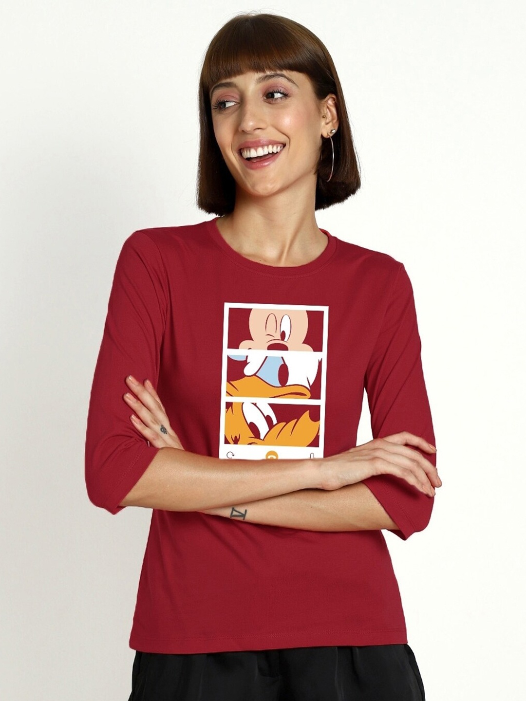 

Bewakoof Women Red Slim Fit Cotton Mickey Trio Call Printed T-shirt