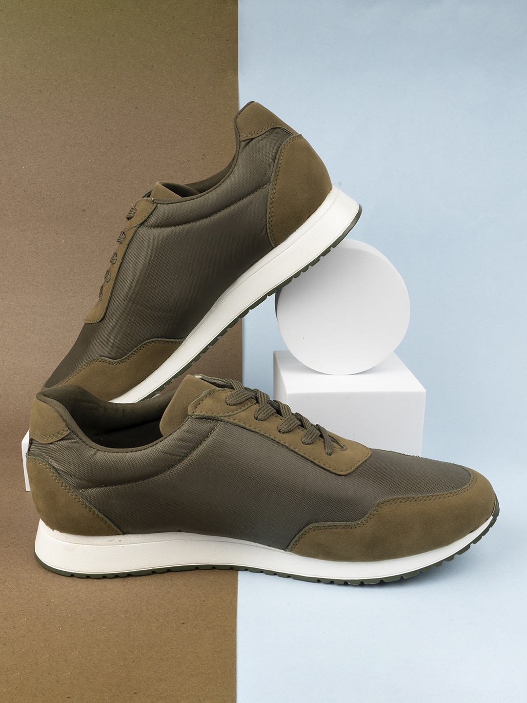 

HIGHLANDER Men Olive Green Sneakers
