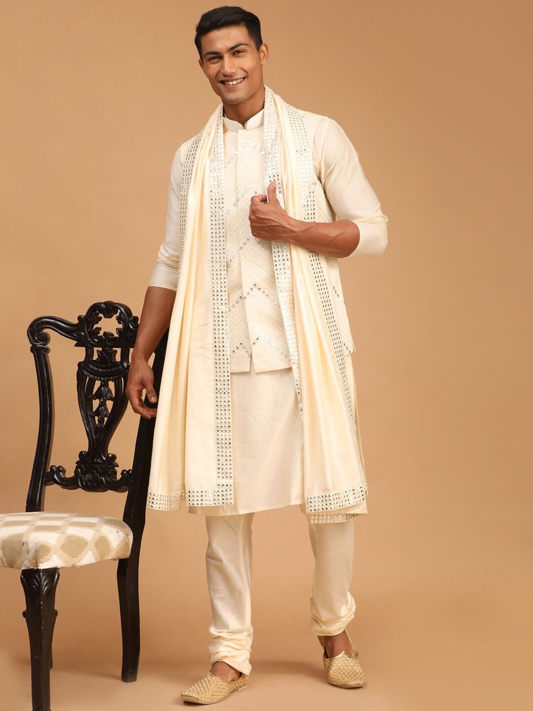

SHRESTHA BY VASTRAMAY Men Cream Solid Kurta Churidar Set With Mirror Work Dupatta & Jacket