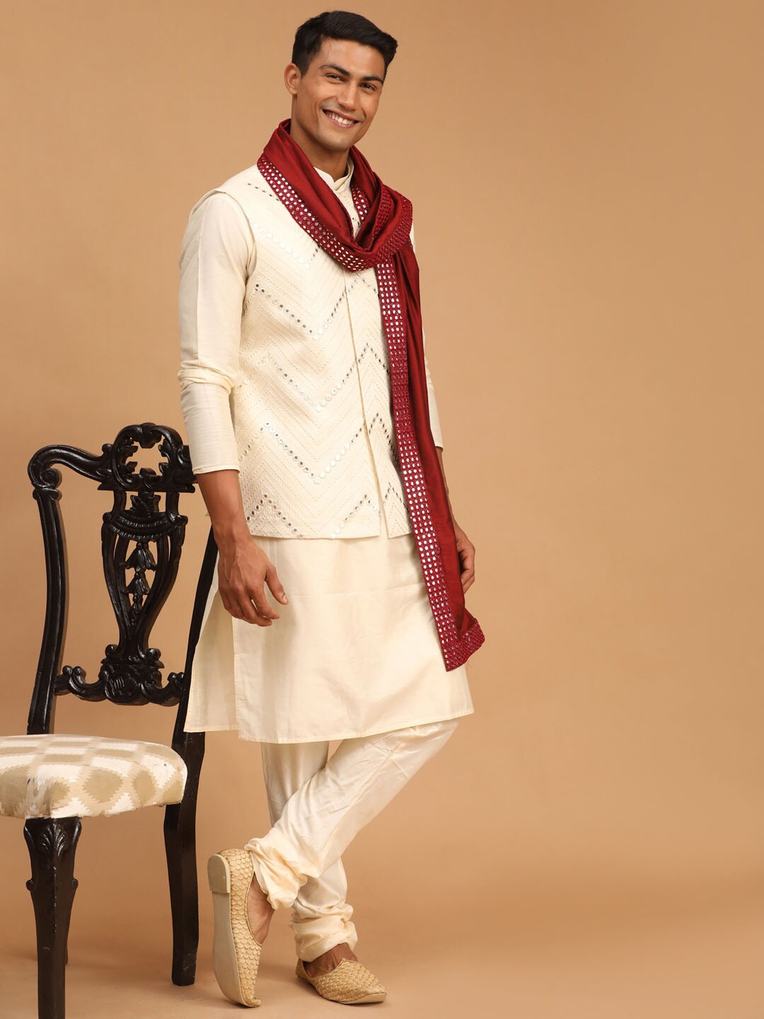 

VASTRAMAY Cream Jacket & Solid Kurta Pyjama Set With Mirror Dupatta