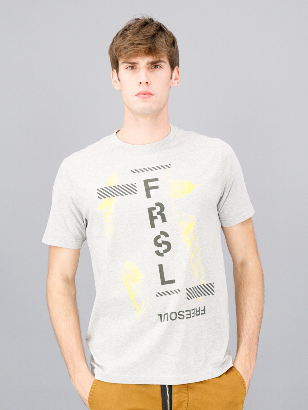 

FREESOUL Men Grey Typography Printed Raw Edge T-shirt