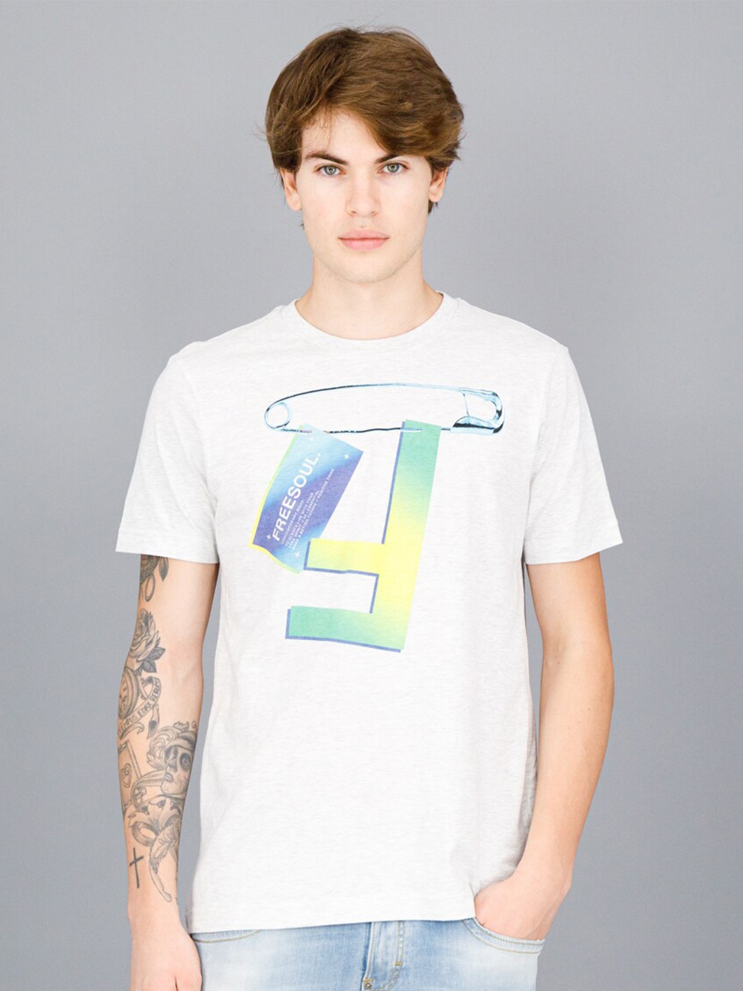 

FREESOUL Men Off White Printed Applique T-shirt