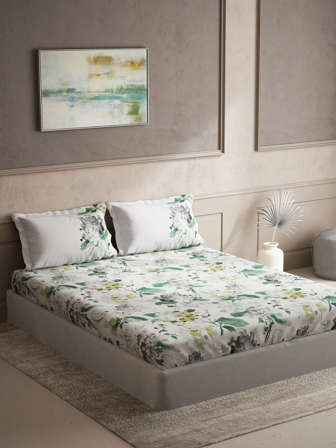 

DDecor White & Green Floral 144 TC Queen Bedsheet with 2 Pillow Covers