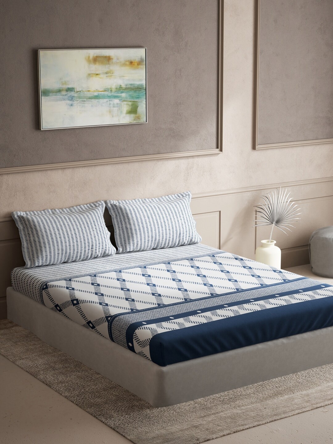 

DDecor Blue & White Geometric 150 TC King Bedsheet with 2 Pillow Covers