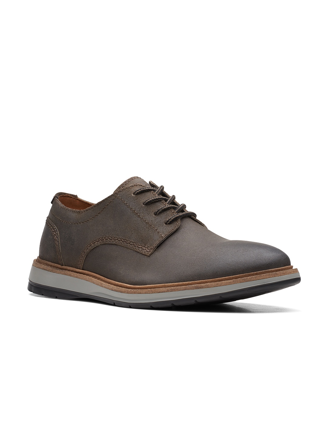 

Clarks Men Grey Suede Sneakers