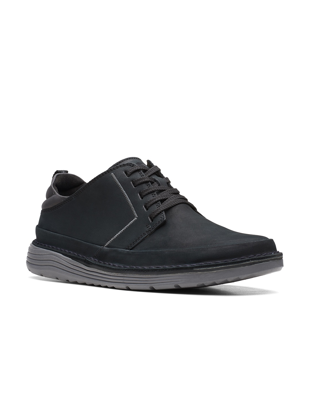 

Clarks Men Black Nubuck Sneakers
