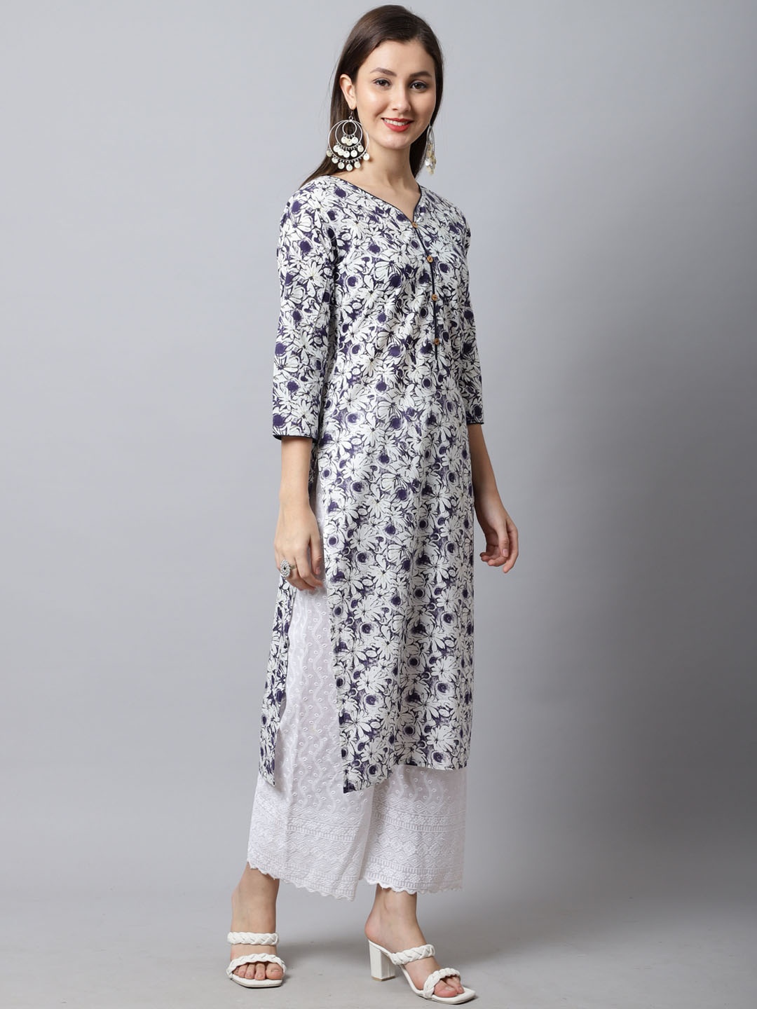 

Rajnandini Women Grey Floral Printed Kurta