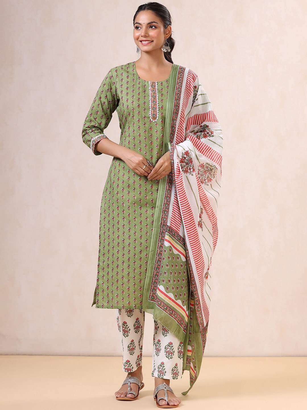 

Juniper Women Green Floral Printed Sequinned Pure Cotton Kurta with Trousers & With Dupatta