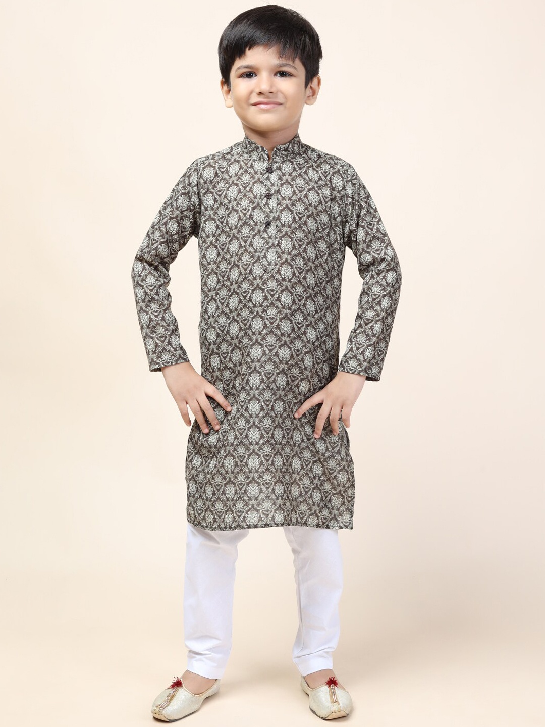 

NAMASKAR Boys Brown Ethnic Motifs Printed Pure Cotton Kurta with Churidar