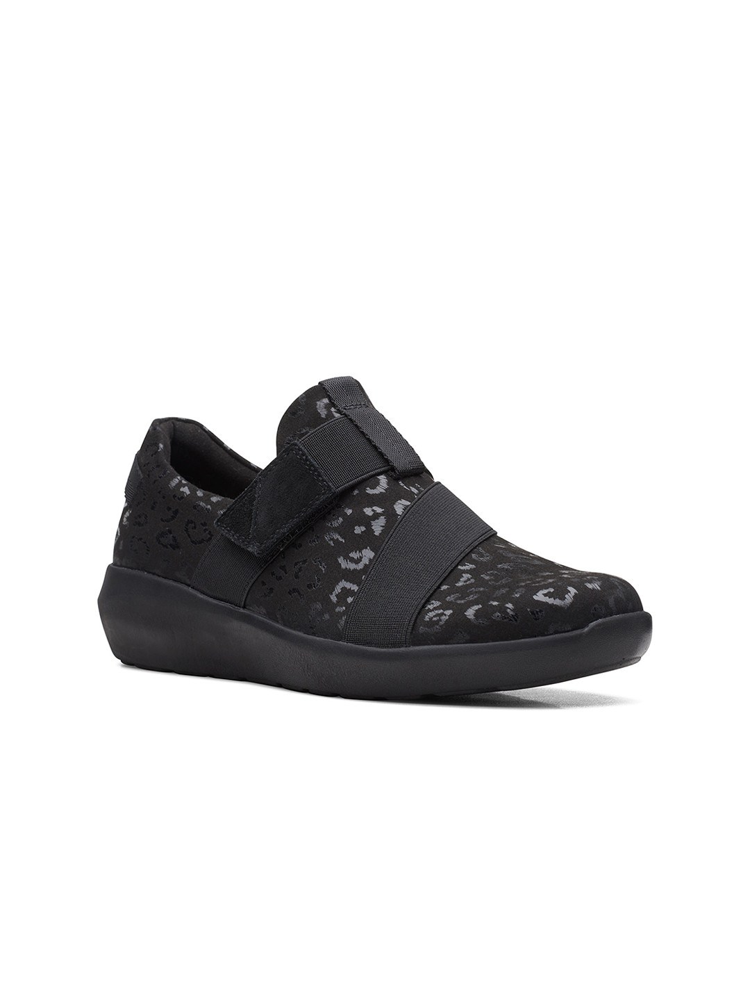 

Clarks Women Woven Design Lightweight Sneakers, Black