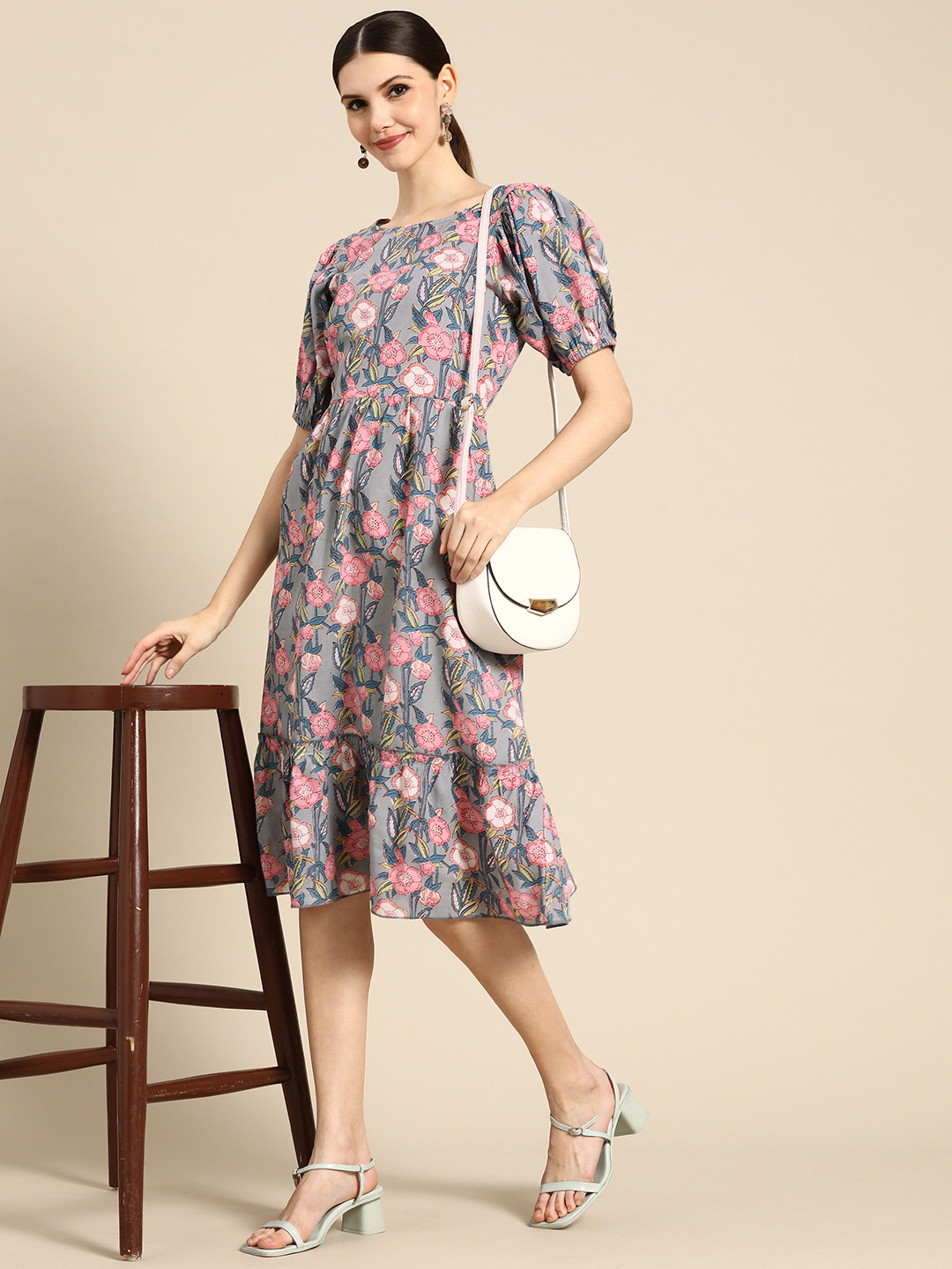 

Anouk Grey & Pink Floral Print A-Line Midi Dress