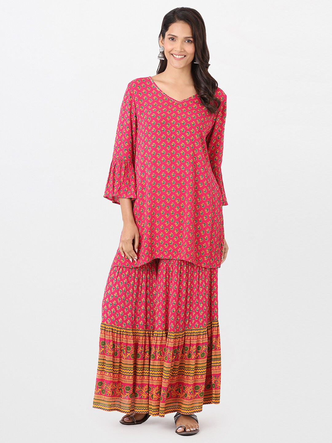 

itse Women Pink Floral Printed Kurta with Sharara