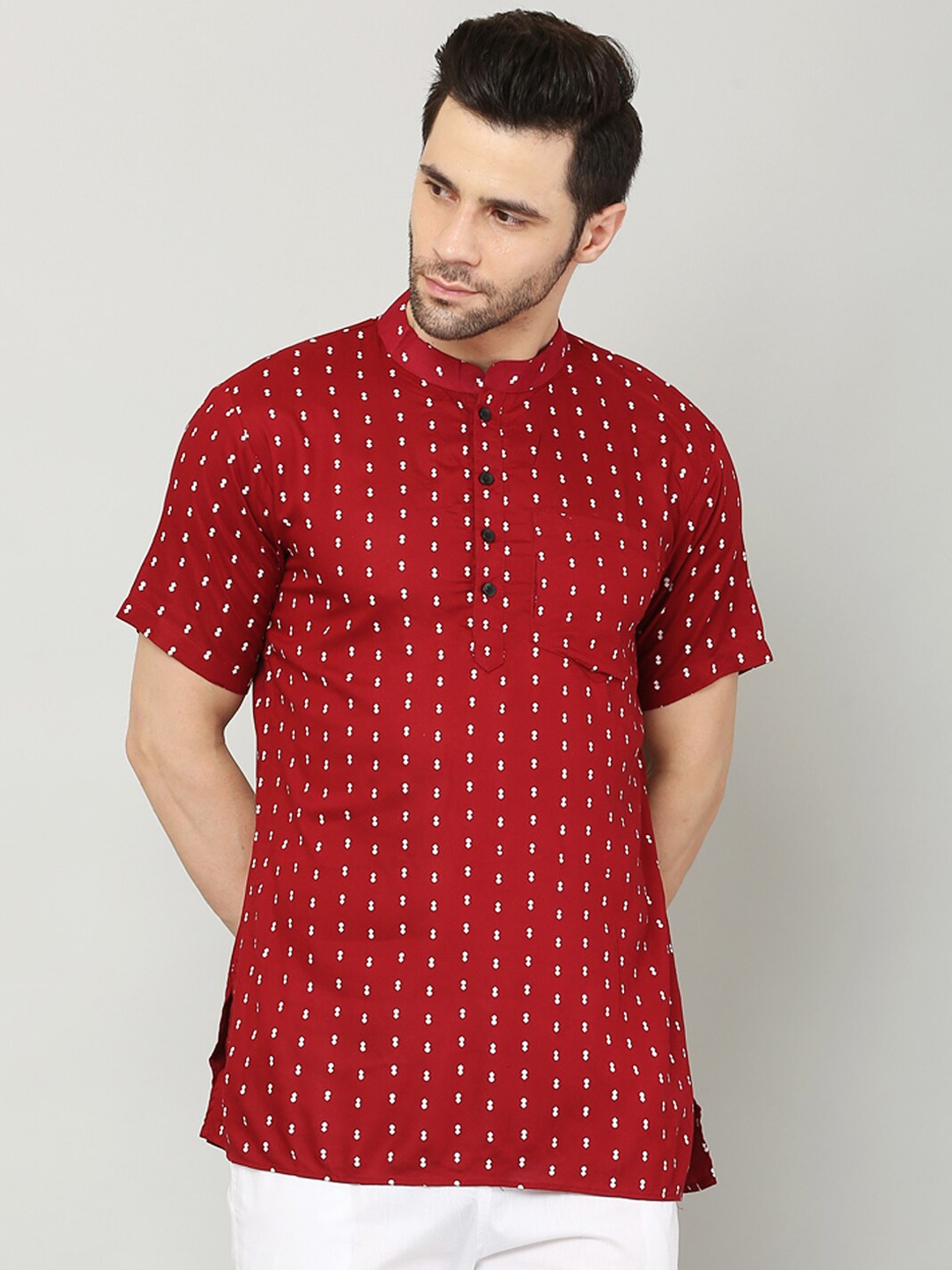 

Waahiba Floral Printed Mandarin Collar Half Sleeve Straight Kurta, Maroon