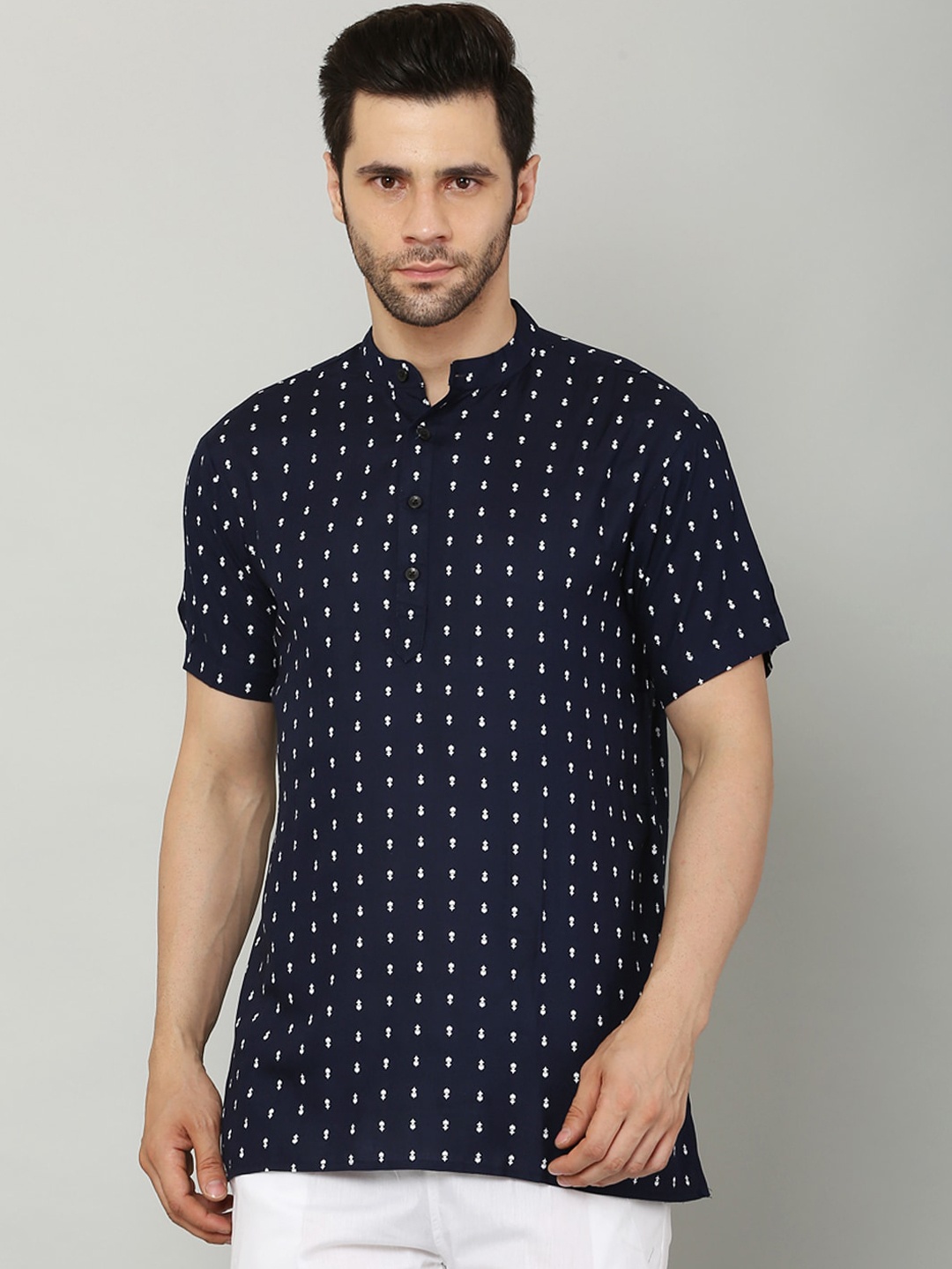 

Waahiba Men Navy Blue Floral Printed Mandarin Collar Half Sleeve Kurti