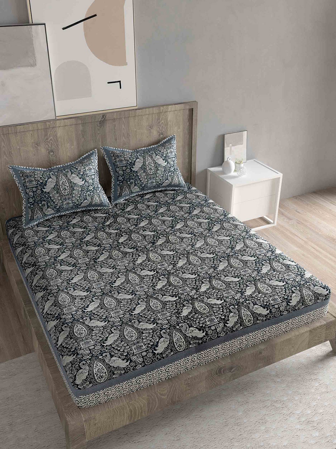 

Spangle Grey & Black Ethnic Motifs Cotton 260 TC King Bedsheet with 2 Pillow Covers