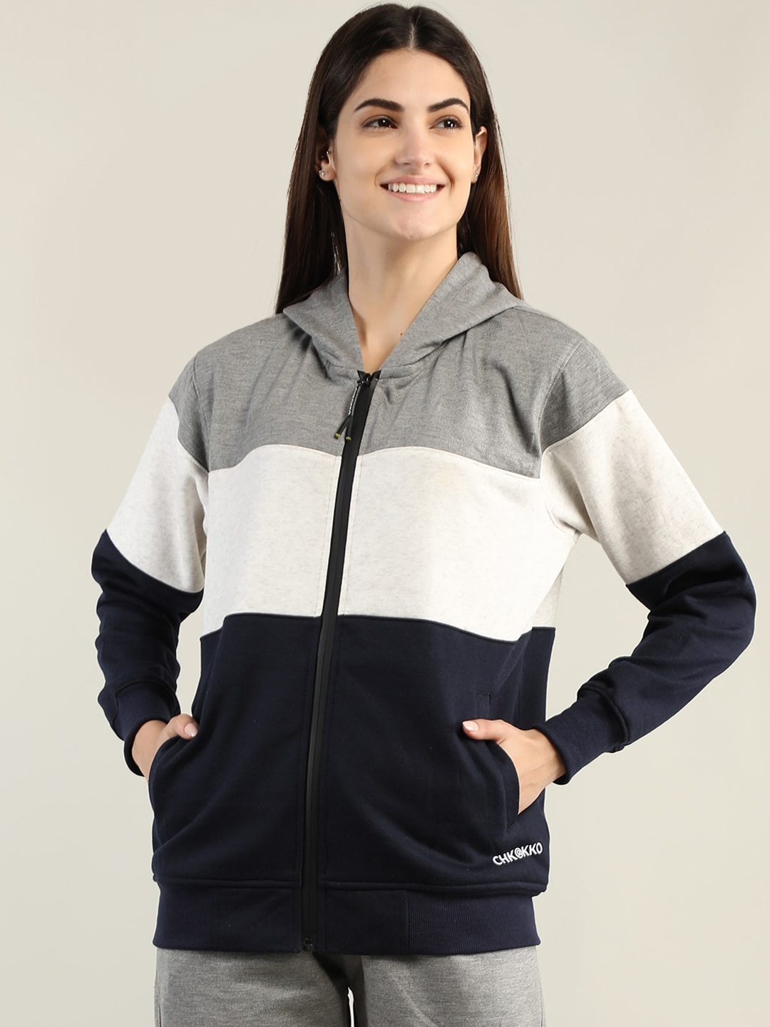 

CHKOKKO Women Grey & White Colourblocked Outdoor Sporty Jacket