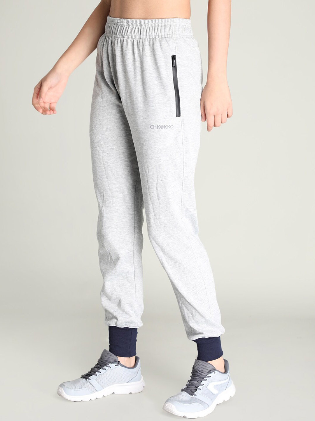 

CHKOKKO Women Grey Solid Joggers