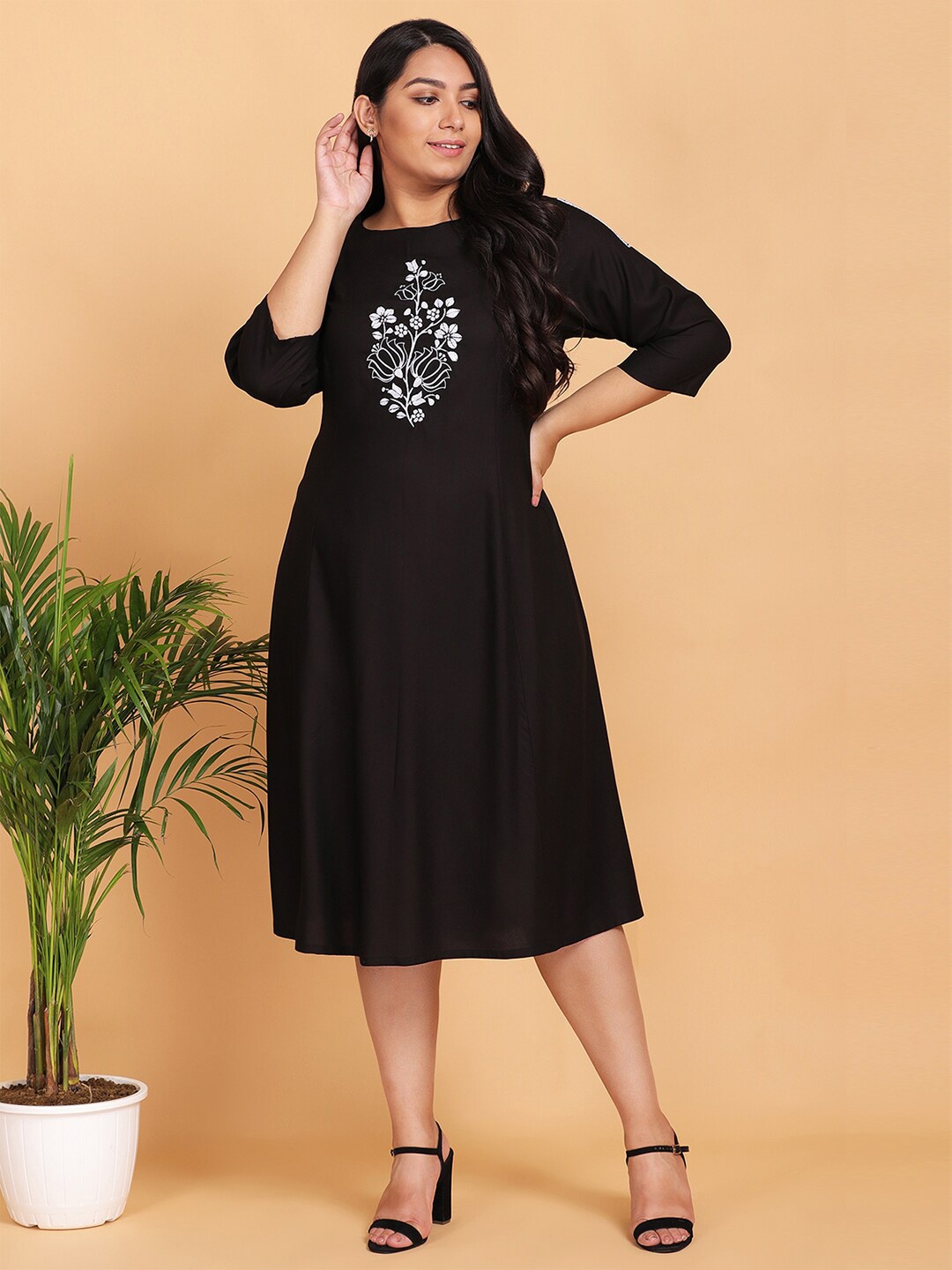 

LastInch Black Solid Embroidered Midi Dress