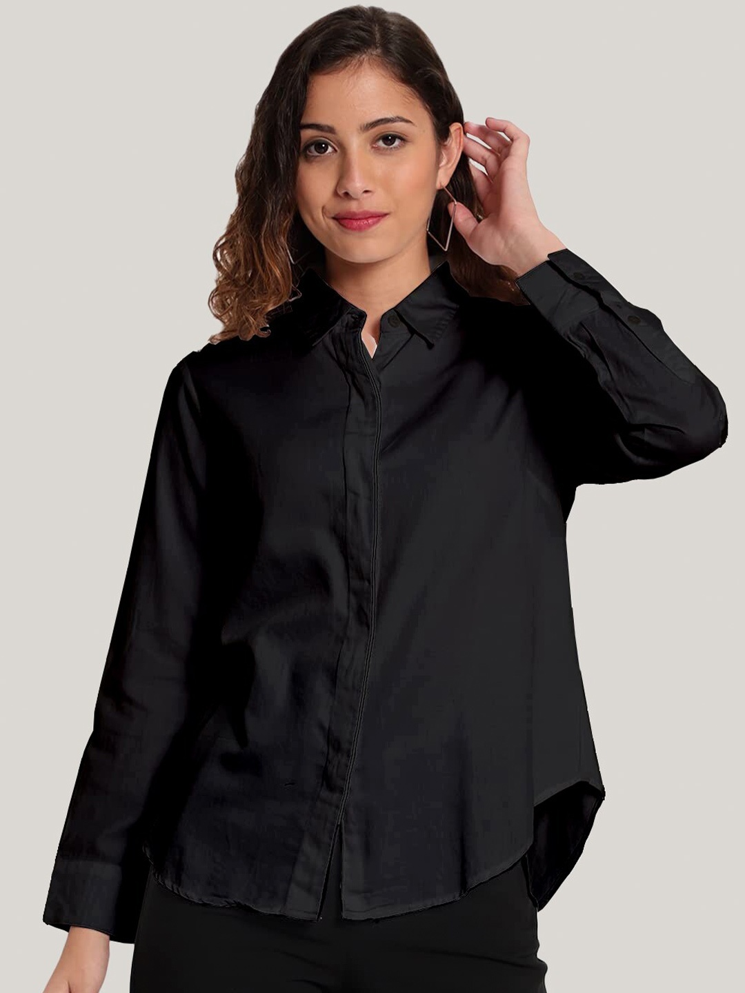 

Indietoga Women Plus Size Black Solid Slim Fit Cotton Formal Shirts