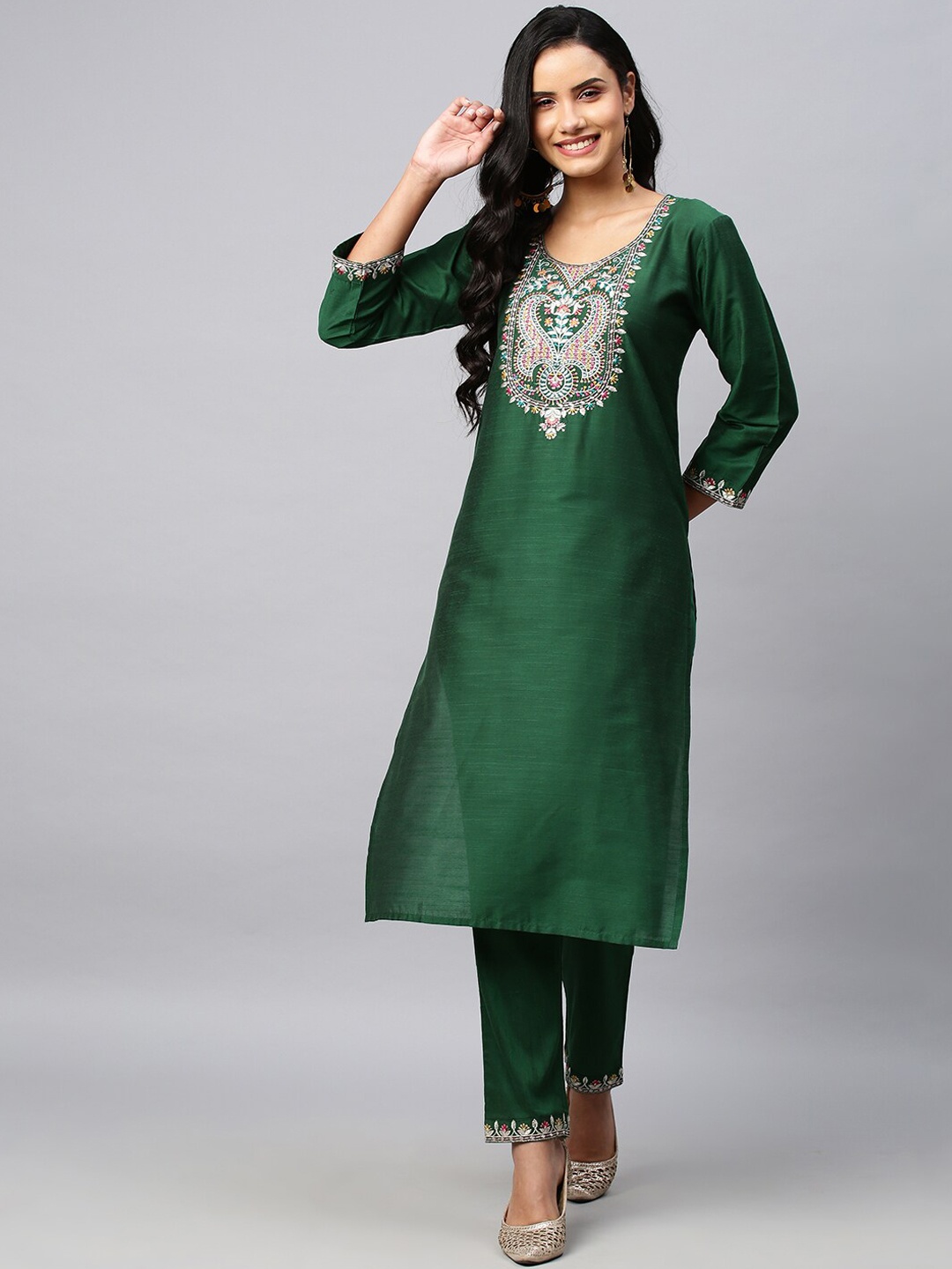 

POONAM DESIGNER Women Green Floral Yoke Design Thread Work Kurta with Trousers