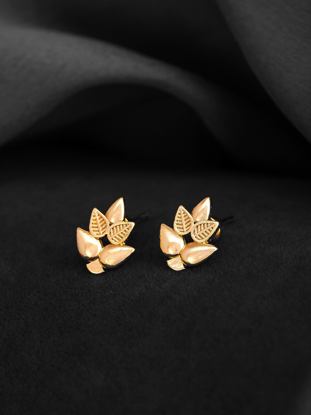 

aadita Gold-Toned Stud Earrings