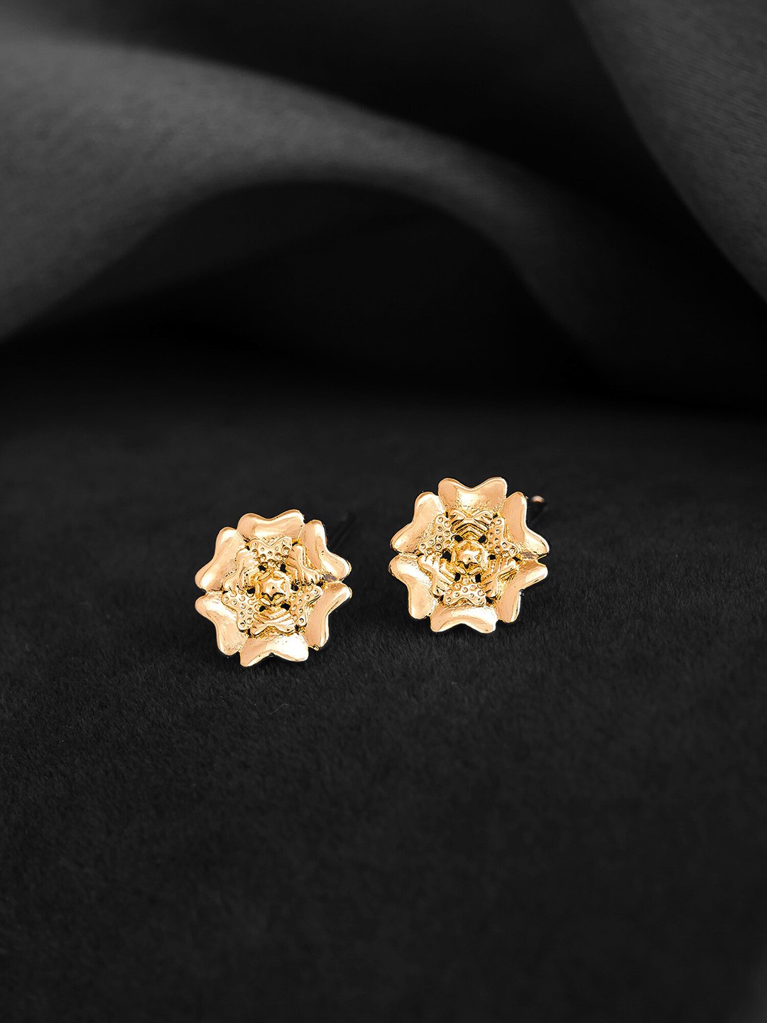 

aadita Women Gold-Toned Stud Earrings