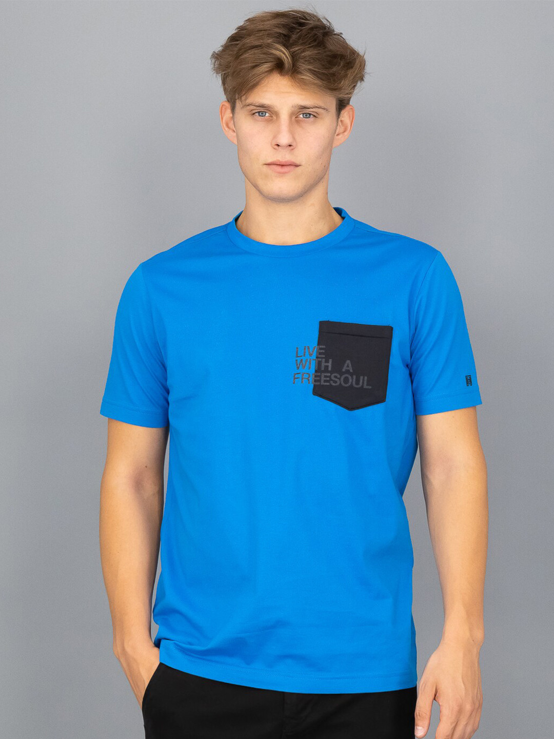 

FREESOUL Men Blue T-shirt