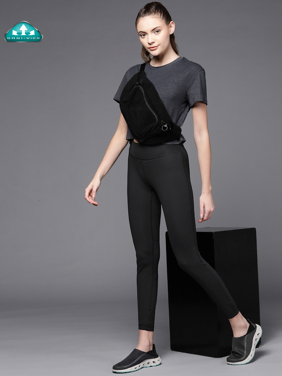 

Columbia Women Black Solid Mid-Rise Slim Fit Omni-Heat Infinity Tights