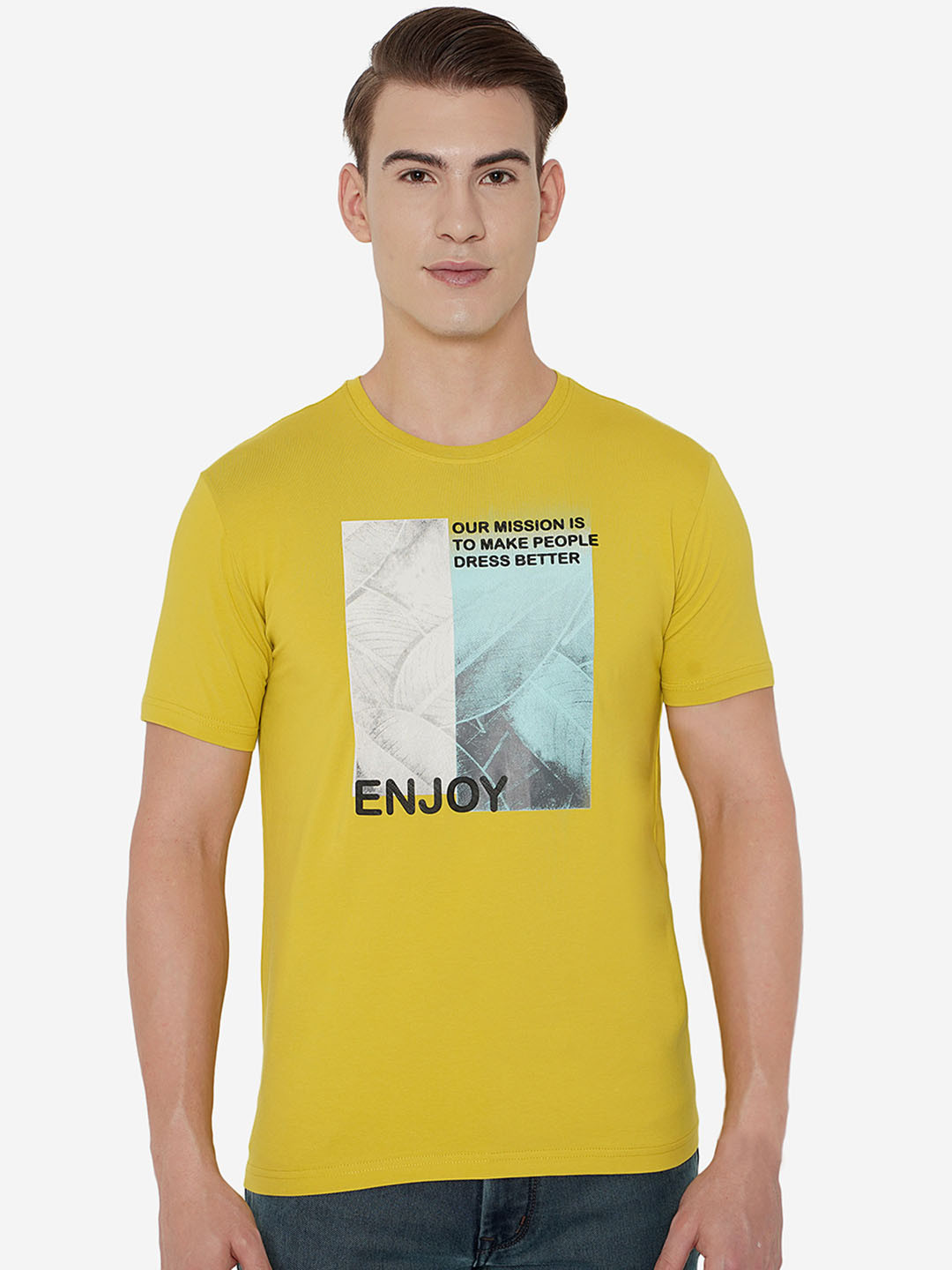 

JADE BLUE Men Yellow Graphic Printed Slim Fit Pure Cotton T-shirt