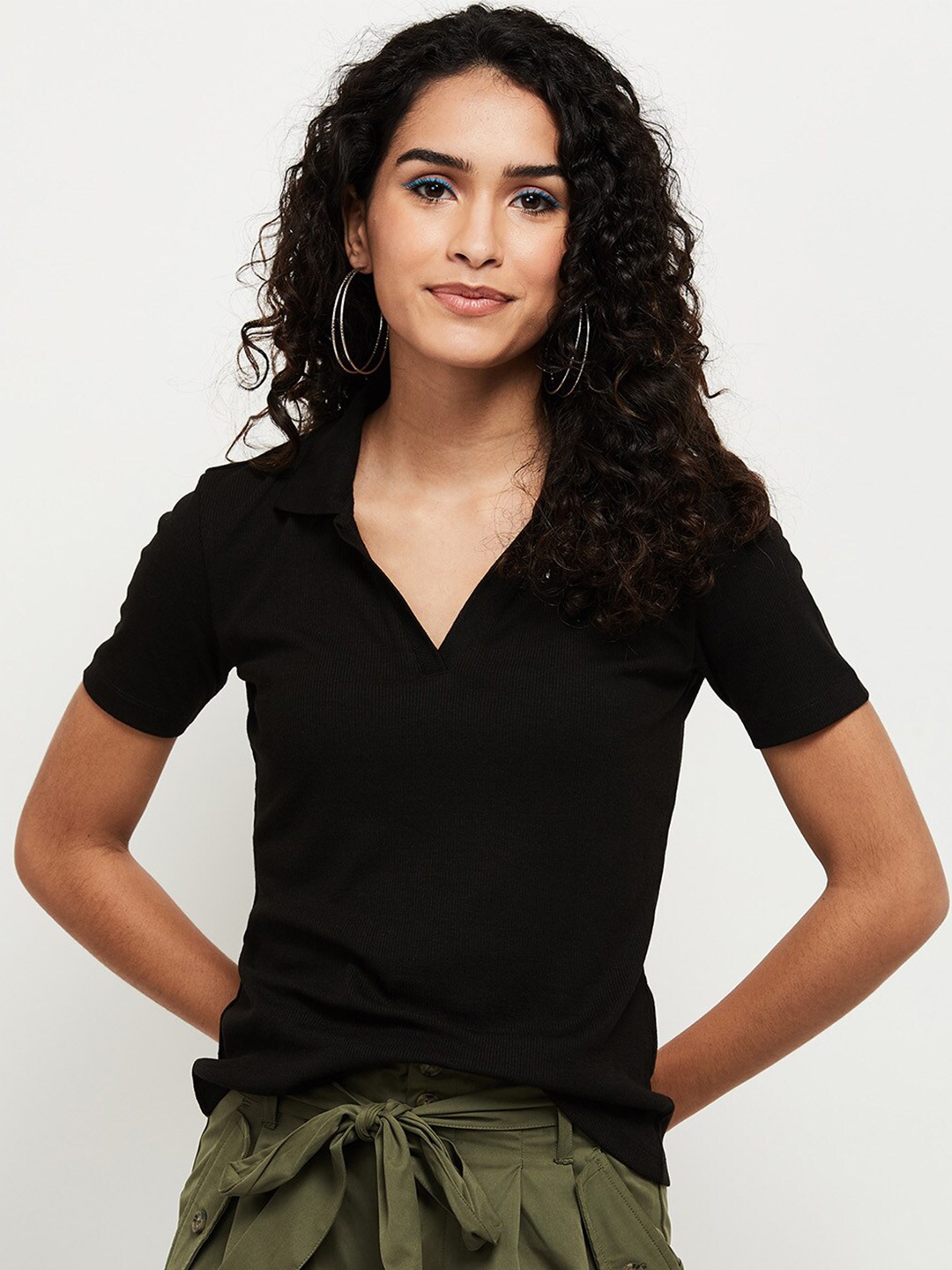 

max Women Black Solid V-Neck Cotton T-shirt