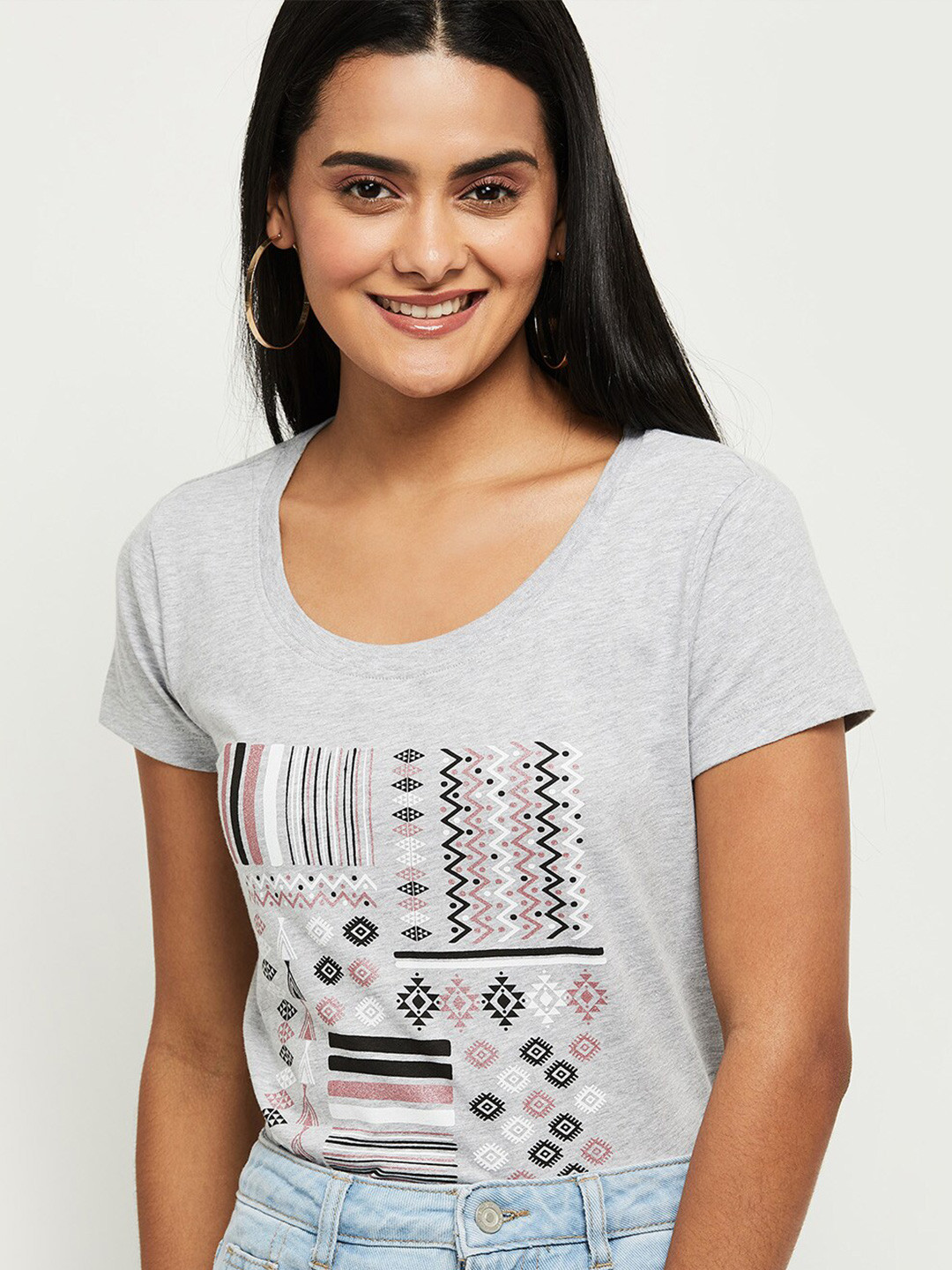 

max Women Grey Cotton Geometric Printed T-shirt