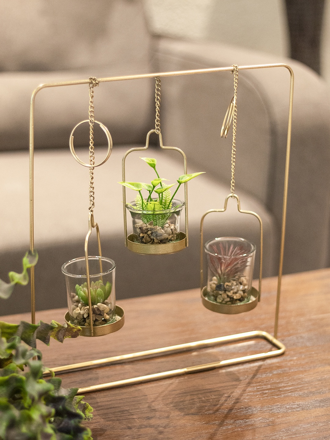 

Market99 Home Decor Gold-Toned Table Centerpiece Plant Holder With 3 Glass Vostive