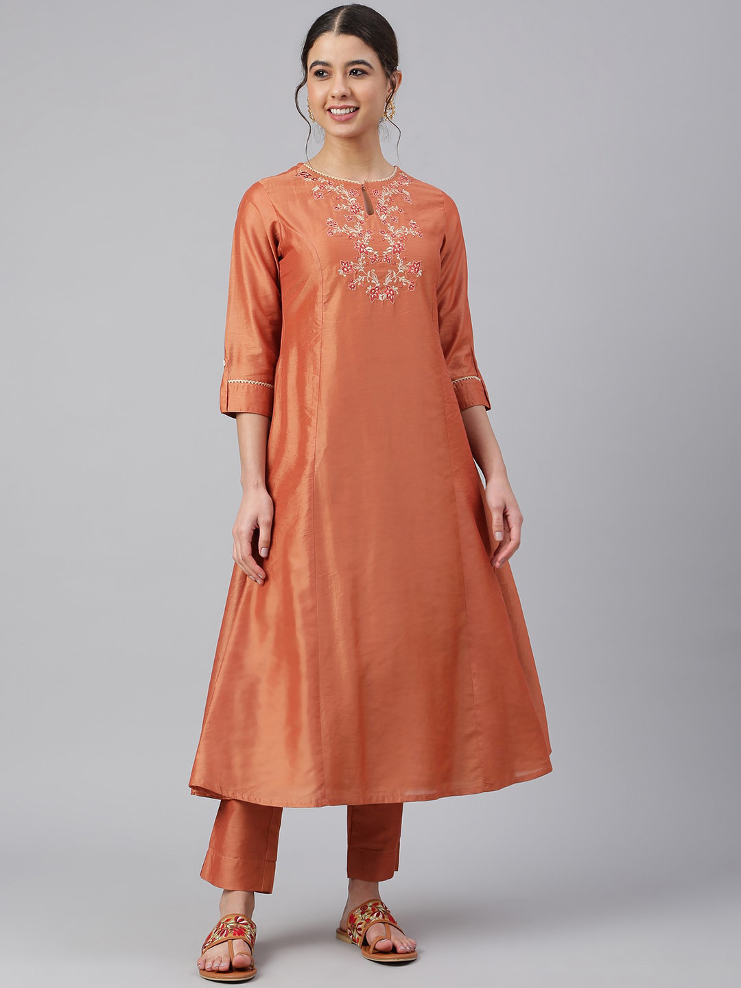 

Janasya Women Orange Embroidered Thread Work Kurta with Trouser
