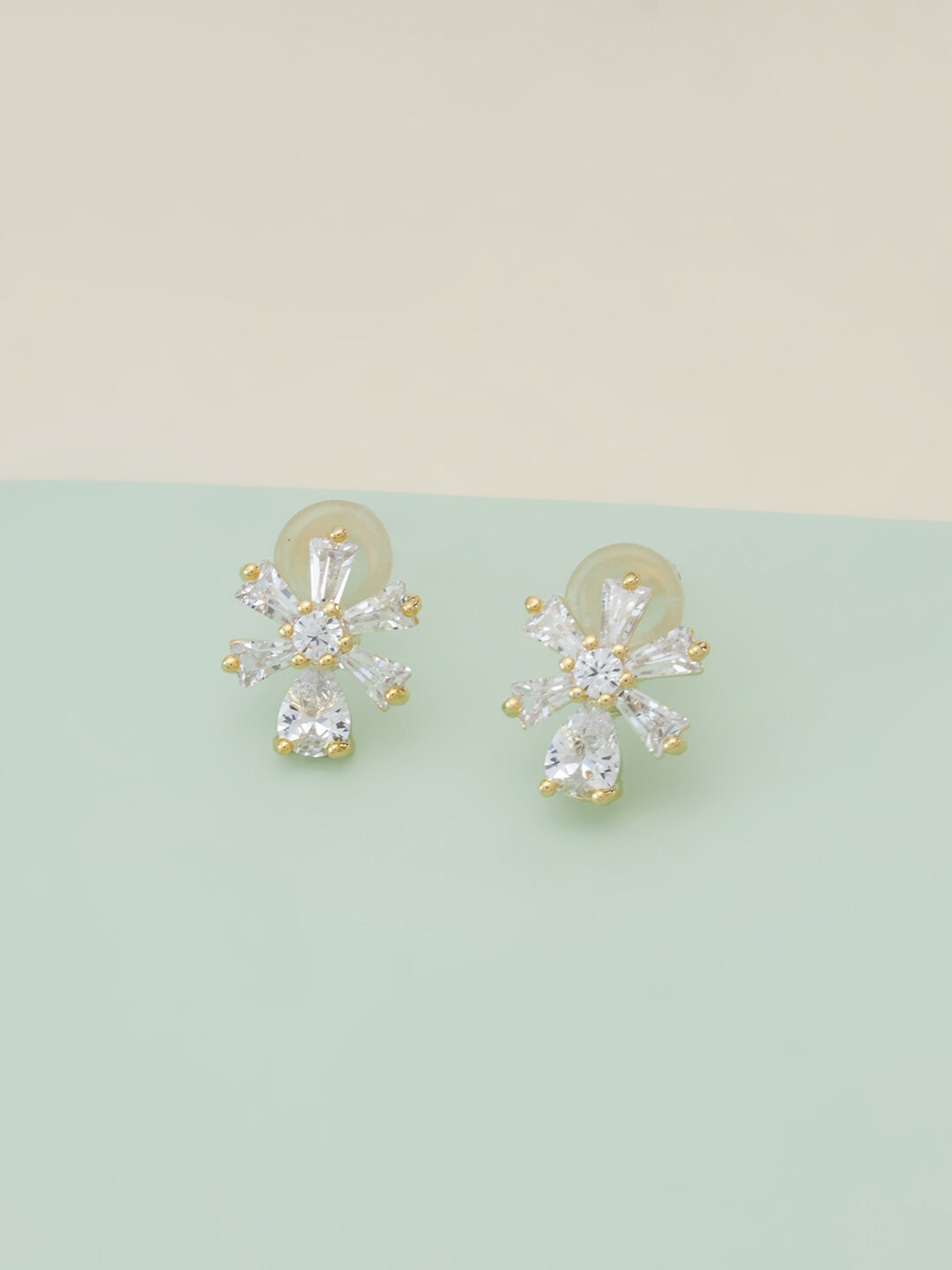 

Kushal's Fashion Jewellery Women Gold Plated White Floral Stud Earrings
