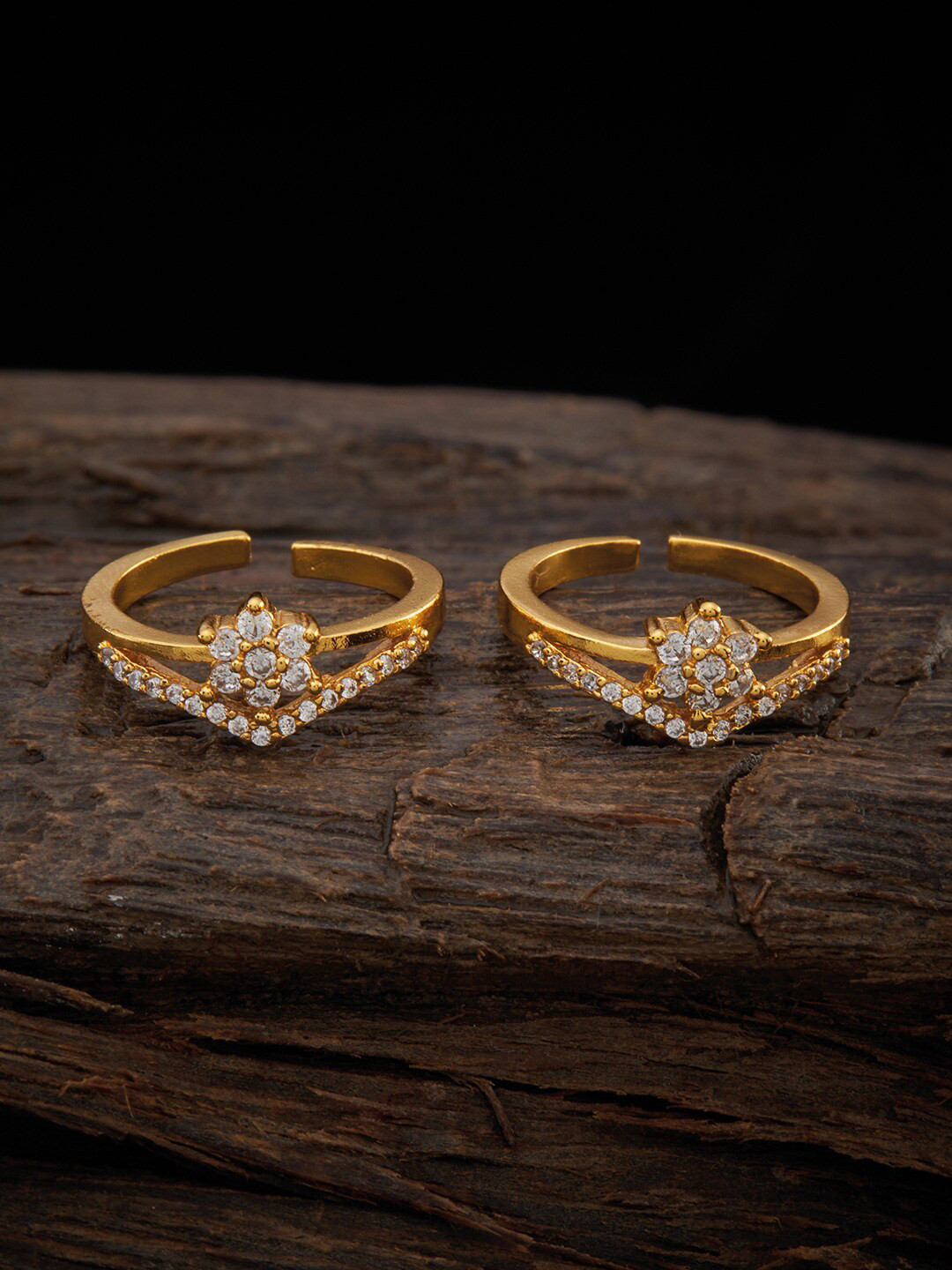 

Kushal's Fashion Jewellery Gold-Plated & White CZ-Studded Toe Ring
