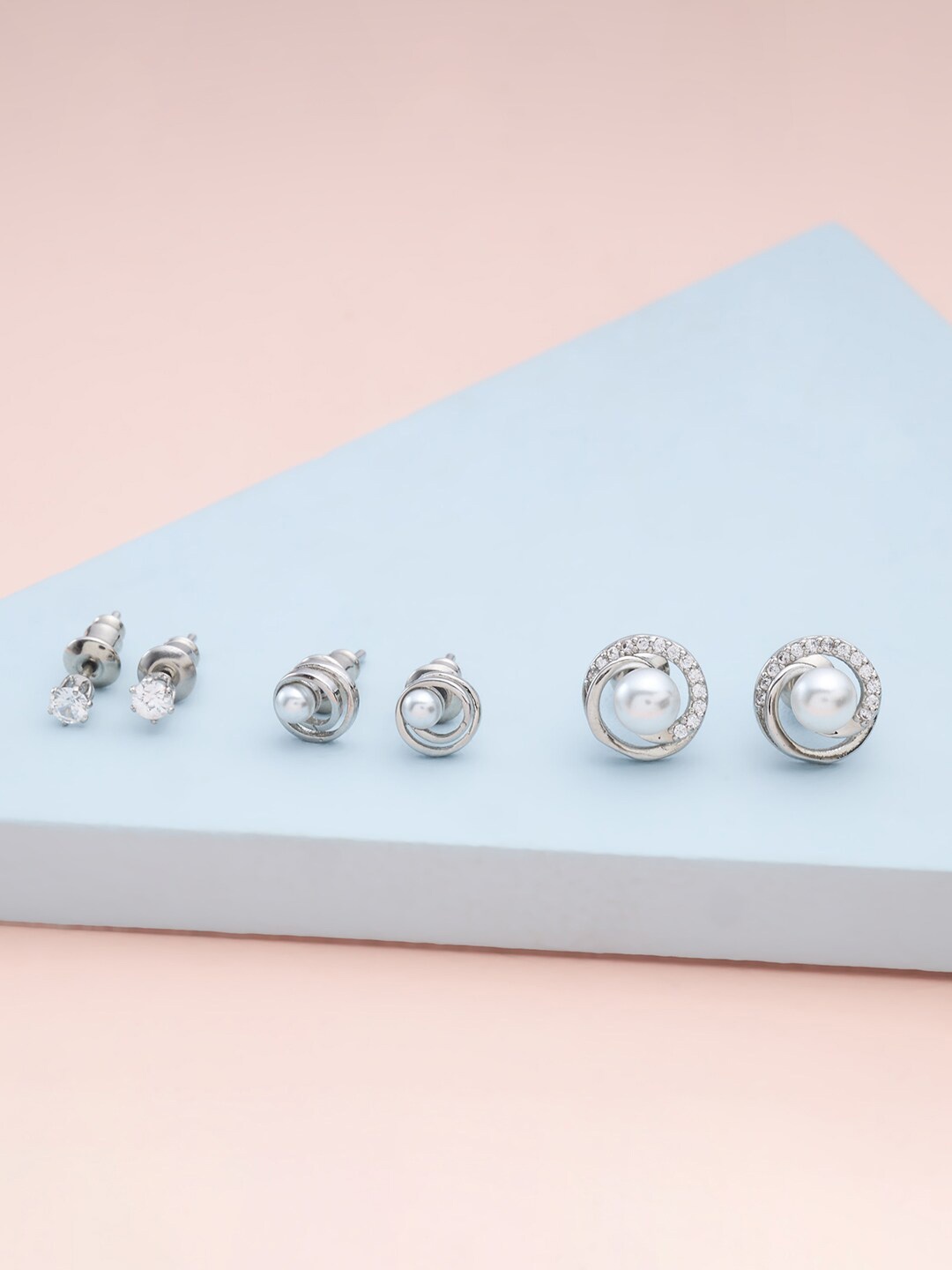 

Kushal's Fashion Jewellery Women Rhodium Plated White Circular Stud Earrings
