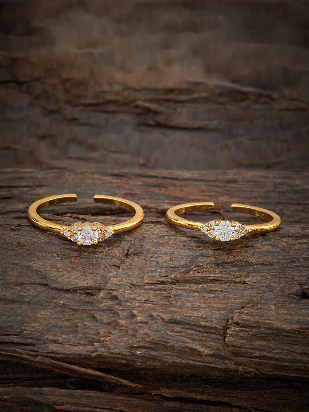

Kushal's Fashion Jewellery Gold-Plated White CZ-Studded Toe Rings