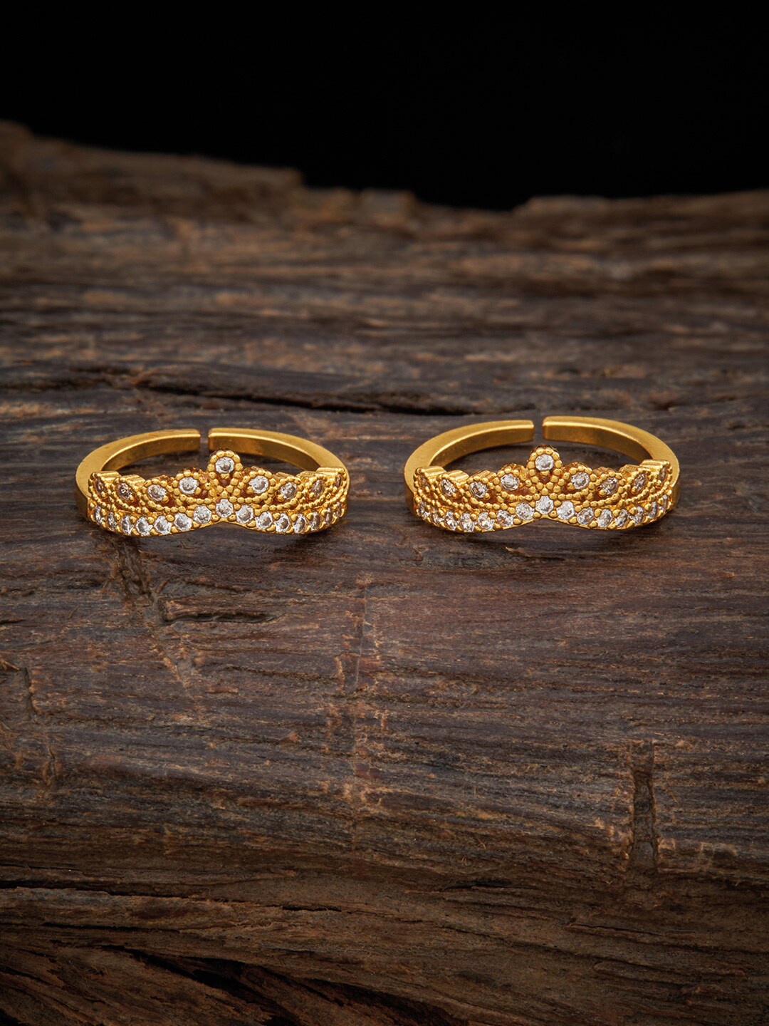 

Kushal's Fashion Jewellery Gold-Plated White CZ-Studded Toe Rings