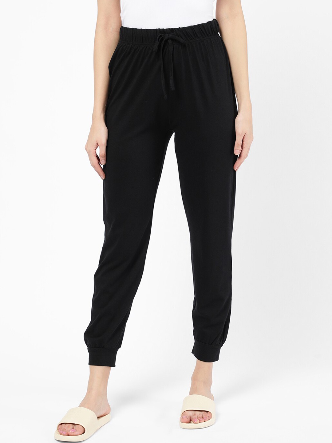 

R&B Women Black Solid Drawstring Joggers
