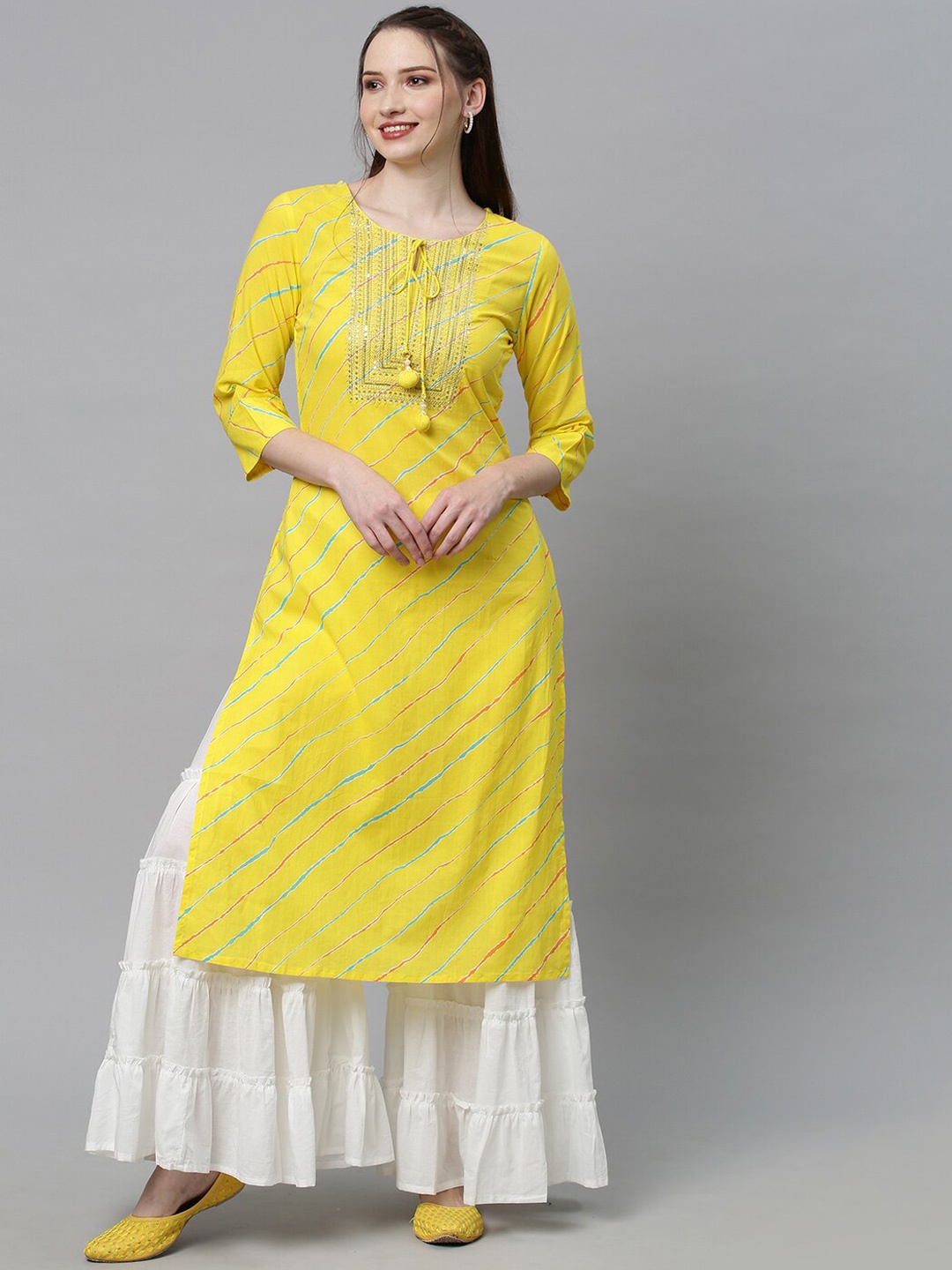 

FASHOR Women Yellow Printed Gotta Patti Straight Kurta