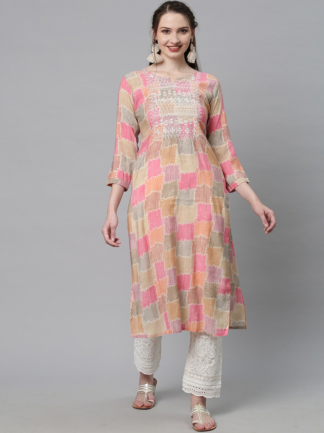 

FASHOR Women Peach-Coloured Geometric Embroidered Mirror Work Straight Kurta