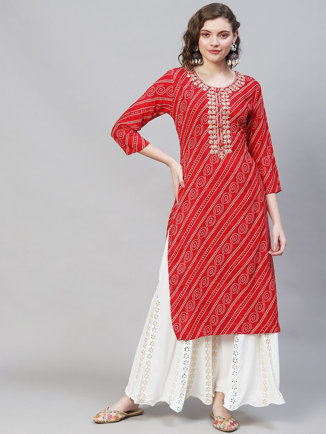

FASHOR Women Red Geometric Striped Embroidered Kurta