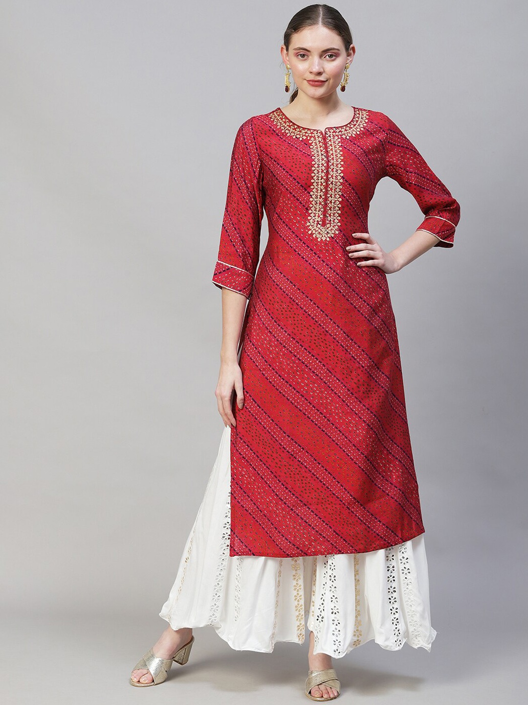 

FASHOR Women Maroon Geometric Printed Thread Work Anarkali Kurta