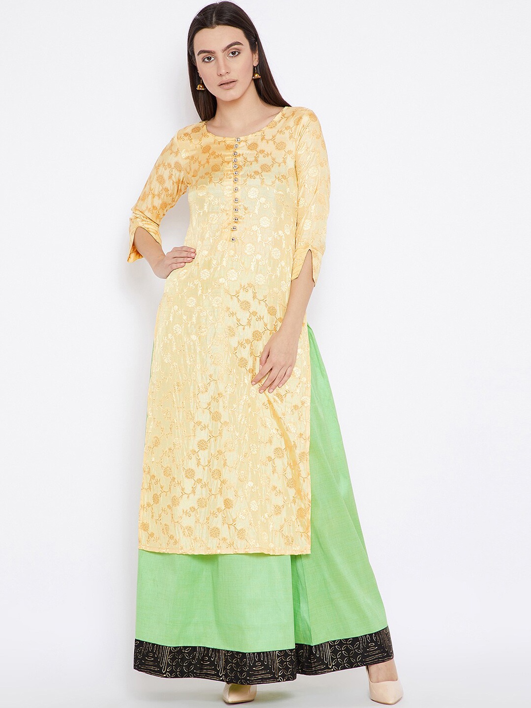 

AgrohA Women Gold-Toned Floral Printed Kurta with Skirt